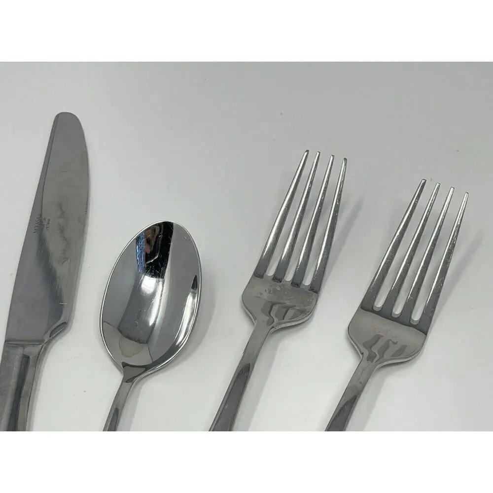 Mikasa HAMILTON Stainless Glossy 2 Forks 8.25” 1 Teaspoon 6.25” 1 Knife 9.5”